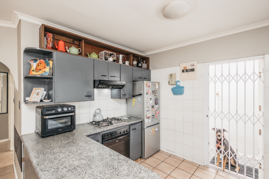 2 Bedroom Property for Sale in Oakglen Western Cape